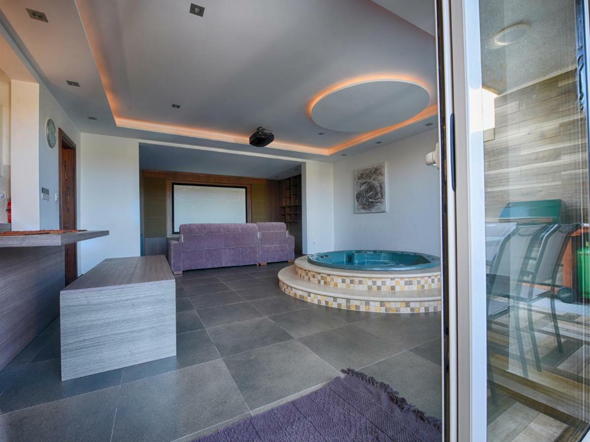Anthony'S Maisonette Villa Qala Exterior photo